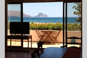 Beachfront Apt! AC - Pool - Parking